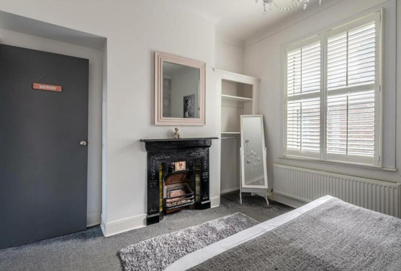 Entire 2-Bedroom House With Garden York Exterior photo